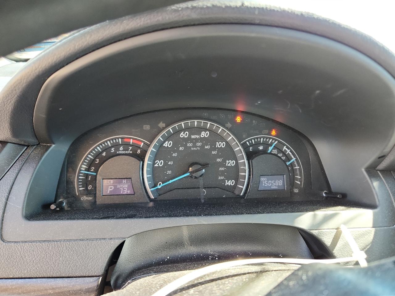 Toyota Camry Le Image 5