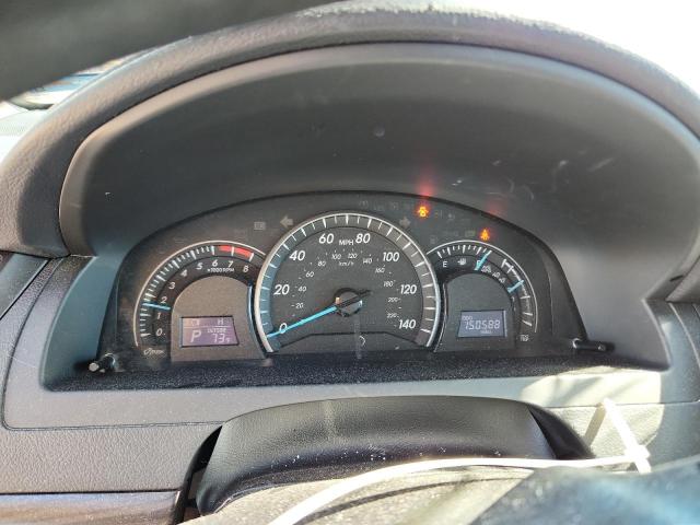 Toyota Camry Le Image 5