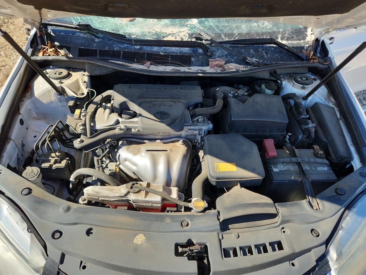 Toyota Camry Le Image 8