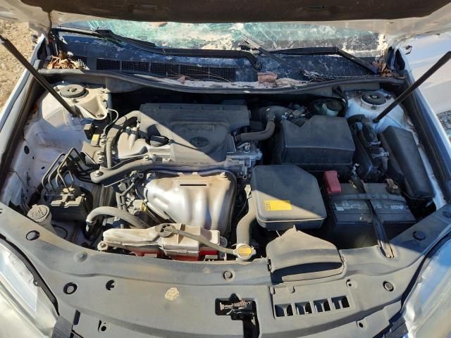 Toyota Camry Le Image 8