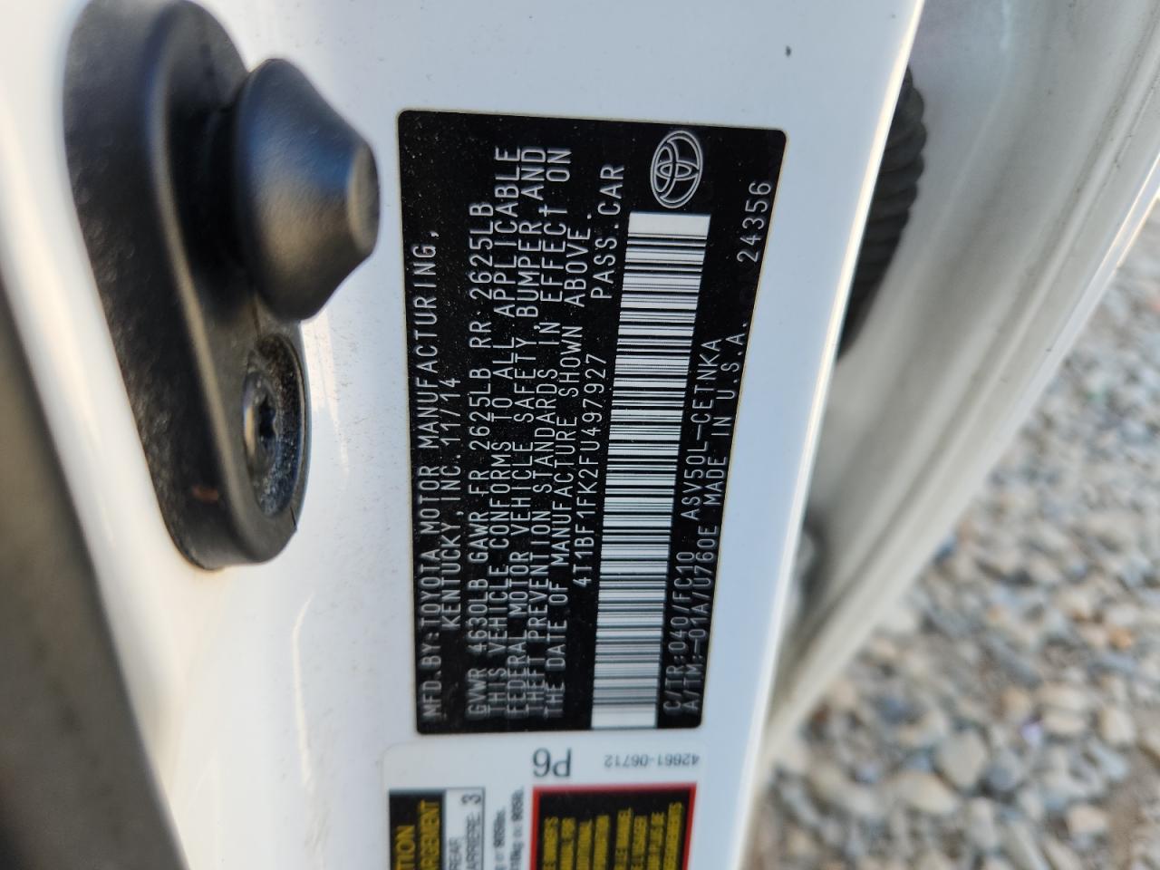 Toyota Camry Le Image 12