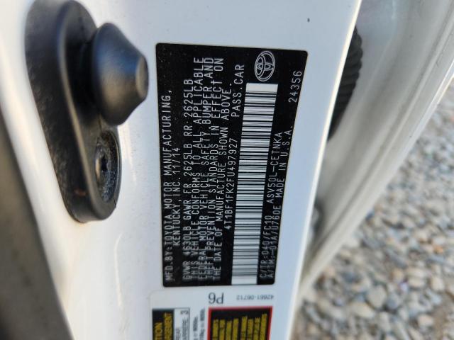 Toyota Camry Le Image 12