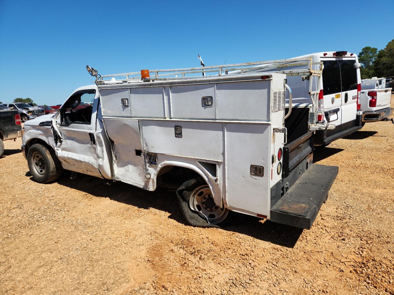Ford F-350 Super Duty Image 13