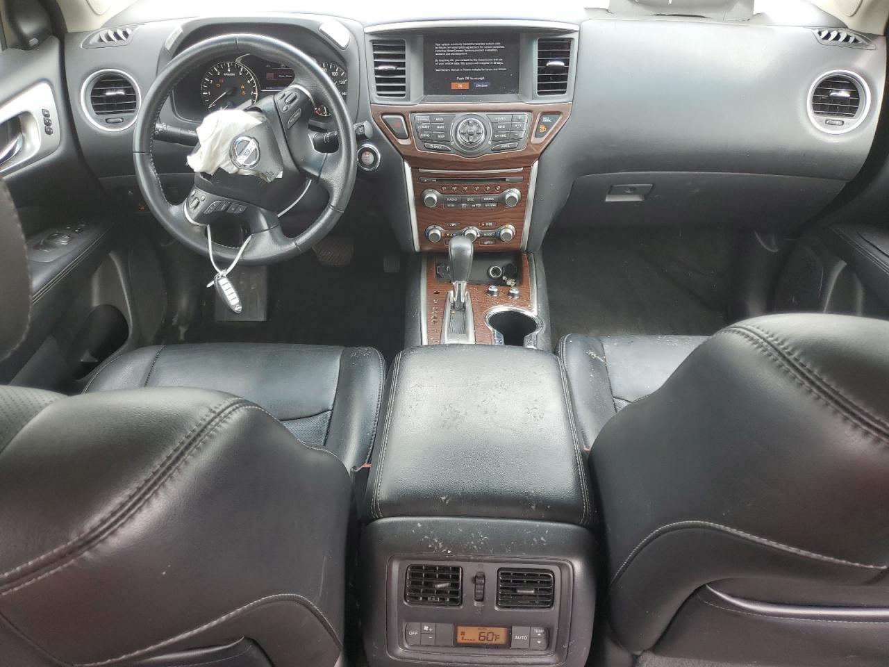 Nissan Pathfinder S Image 3