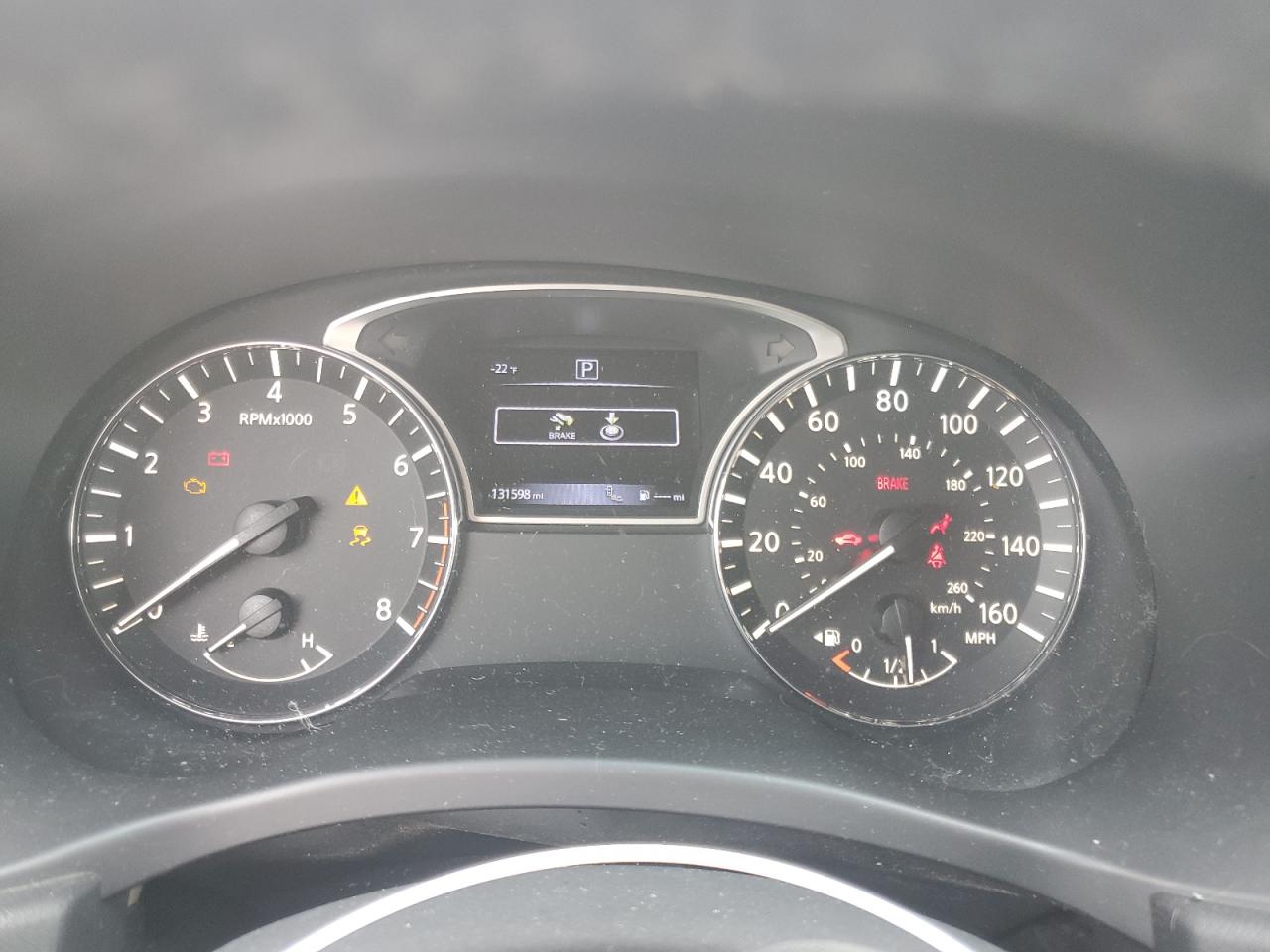 Nissan Pathfinder S Image 5