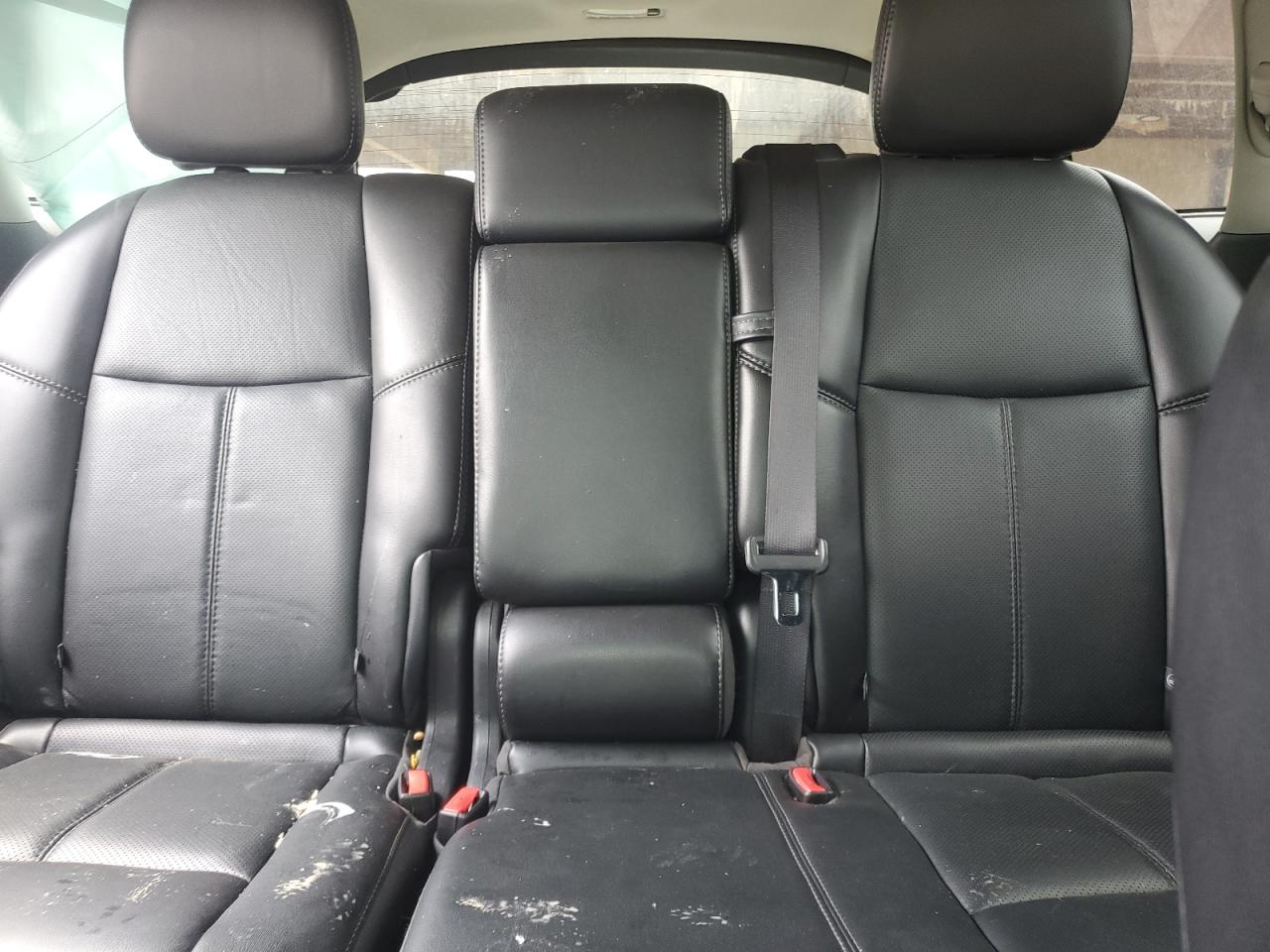 Nissan Pathfinder S Image 8