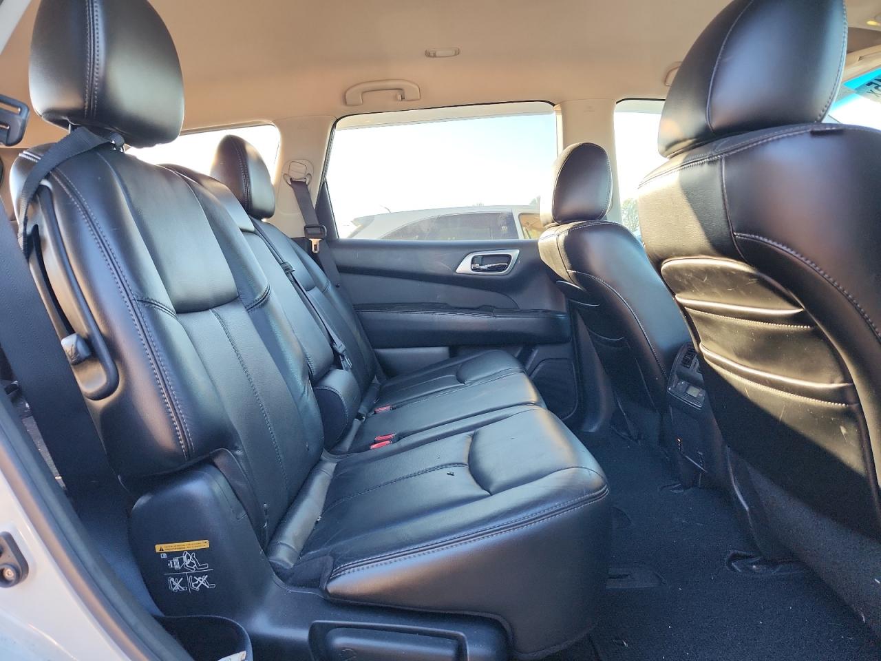 Nissan Pathfinder S Image 9