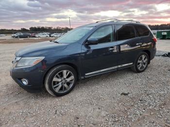  Salvage Nissan Pathfinder