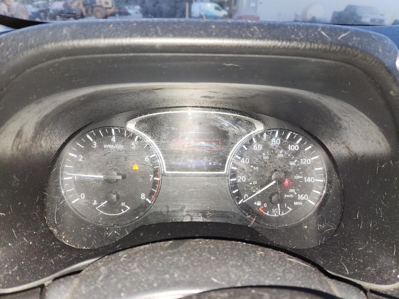 Nissan Pathfinder S Image 9