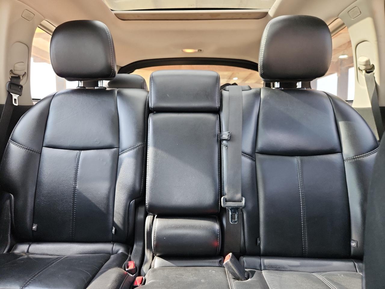 Nissan Pathfinder S Image 7