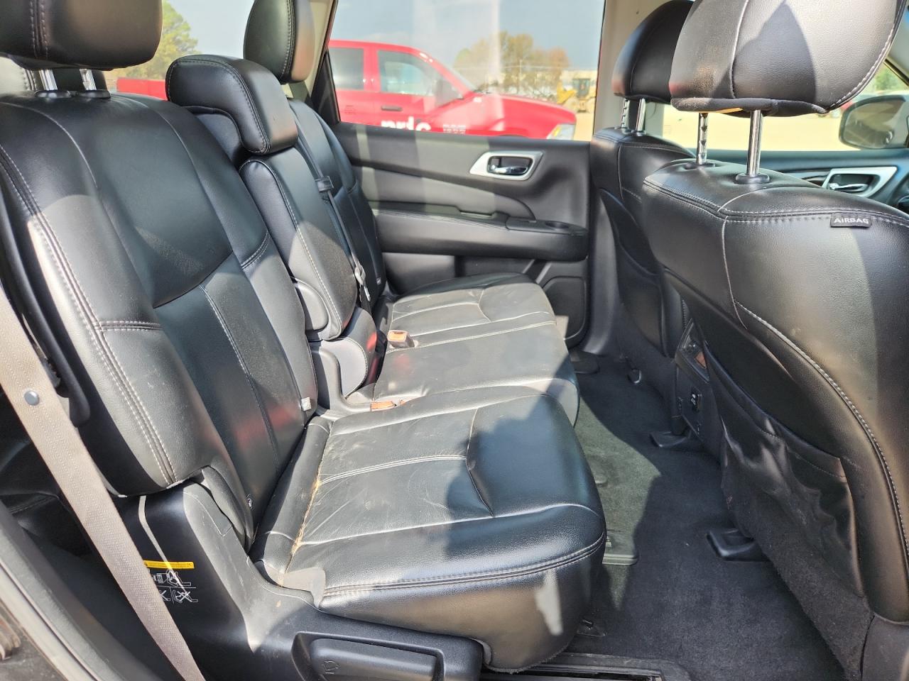 Nissan Pathfinder S Image 11