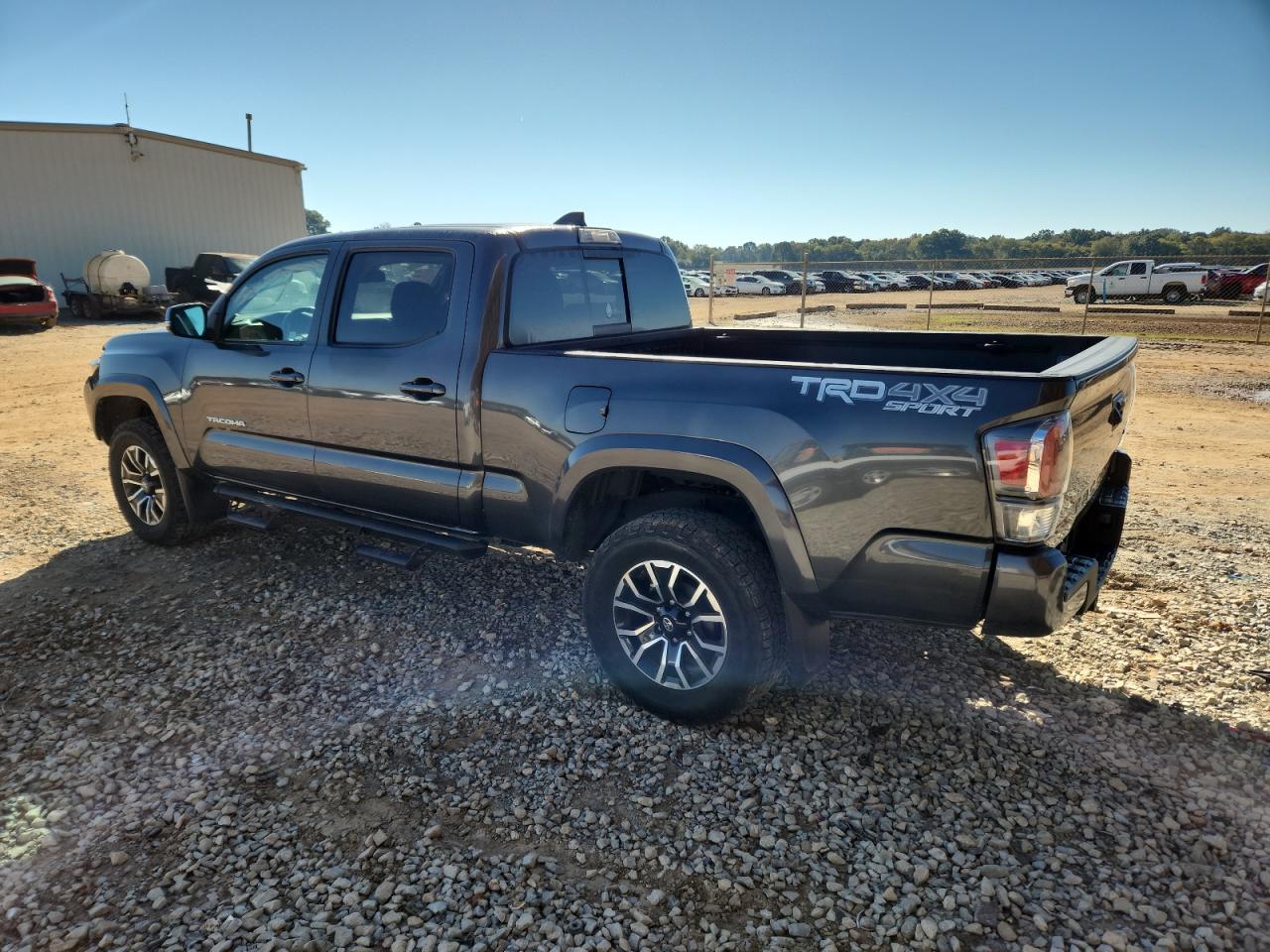 Toyota Tacoma Double Cab Image 2
