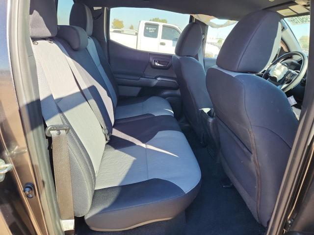 Toyota Tacoma Double Cab Image 4