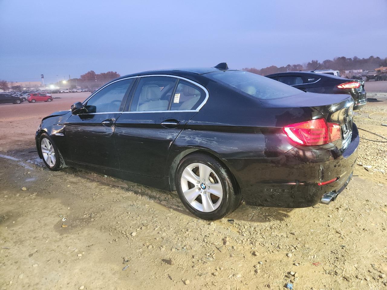 BMW 5 Series I Image 2