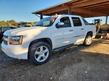  Salvage Chevrolet Avalanche