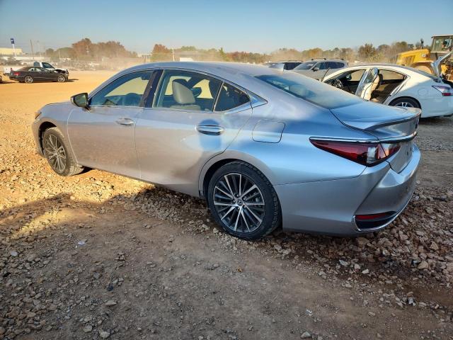 Lexus Es 300h Base Image 2