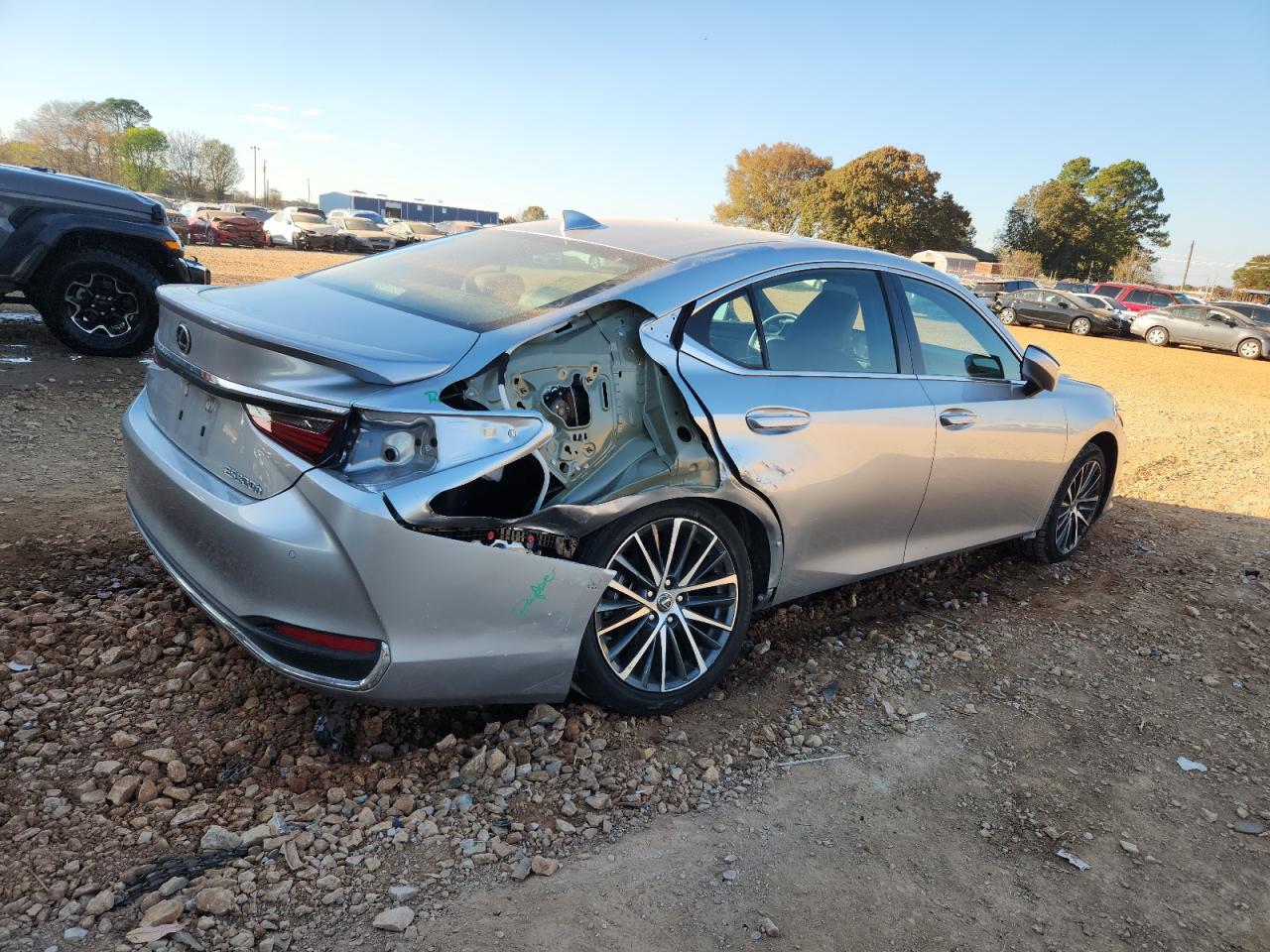 Lexus Es 300h Base Image 6