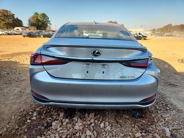 Lexus Es 300h Base Image 11