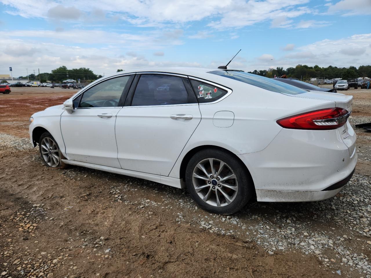 Ford Fusion Se Image 7