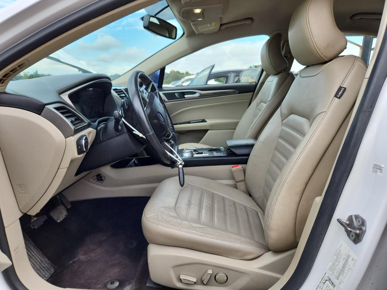 Ford Fusion Se Image 6