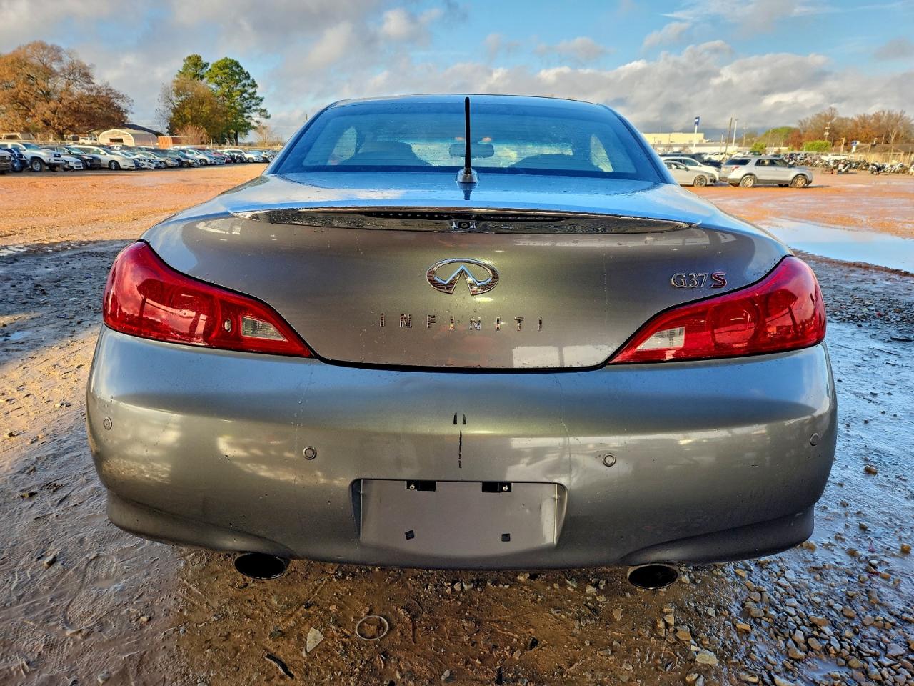INFINITI G37 Base Image 2