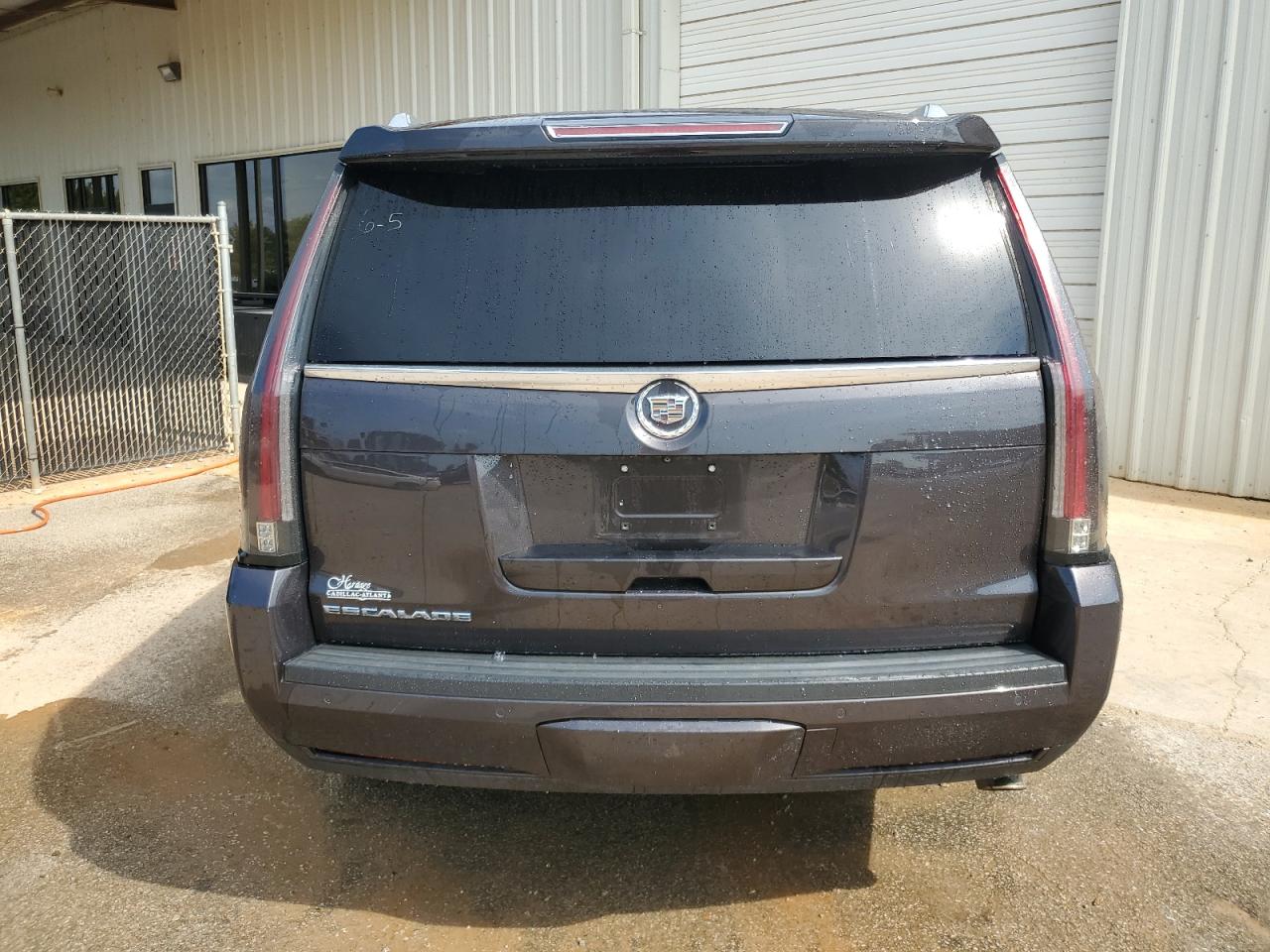Cadillac Escalade Premium Image 2