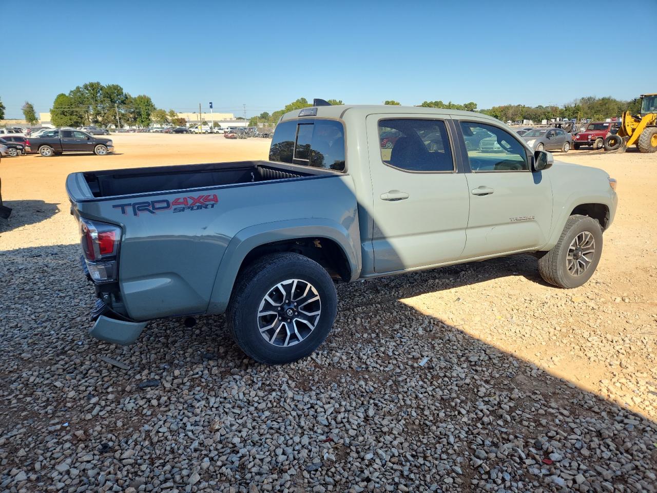 Toyota Tacoma Double Cab Image 3