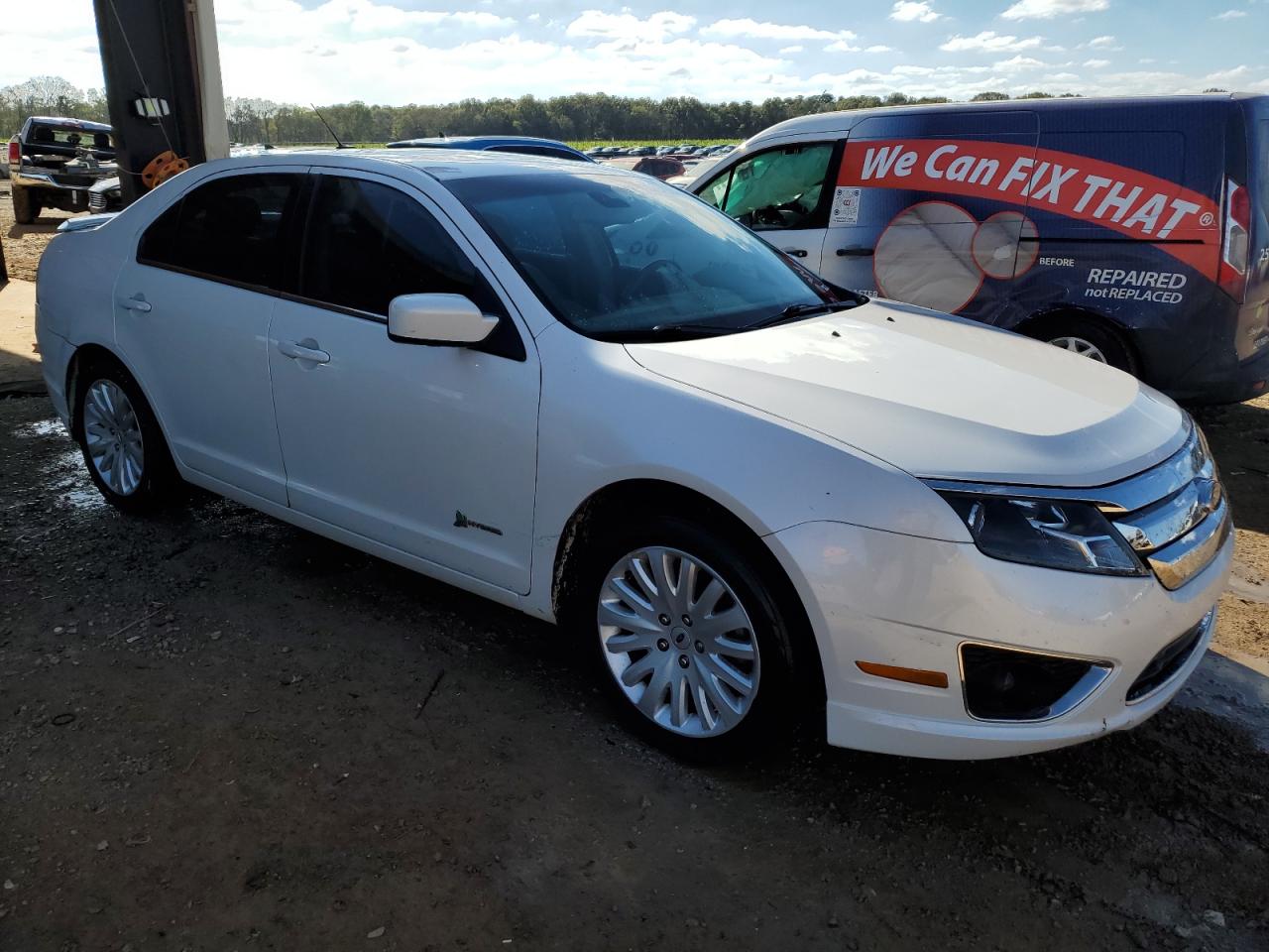 Ford Fusion Hybrid Image 3