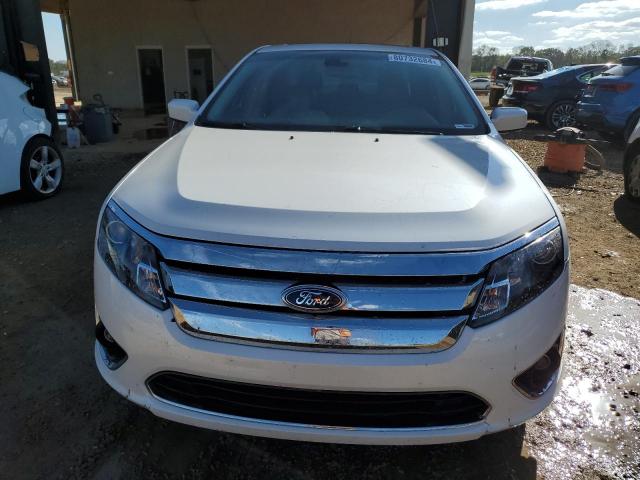 Ford Fusion Hybrid Image 2