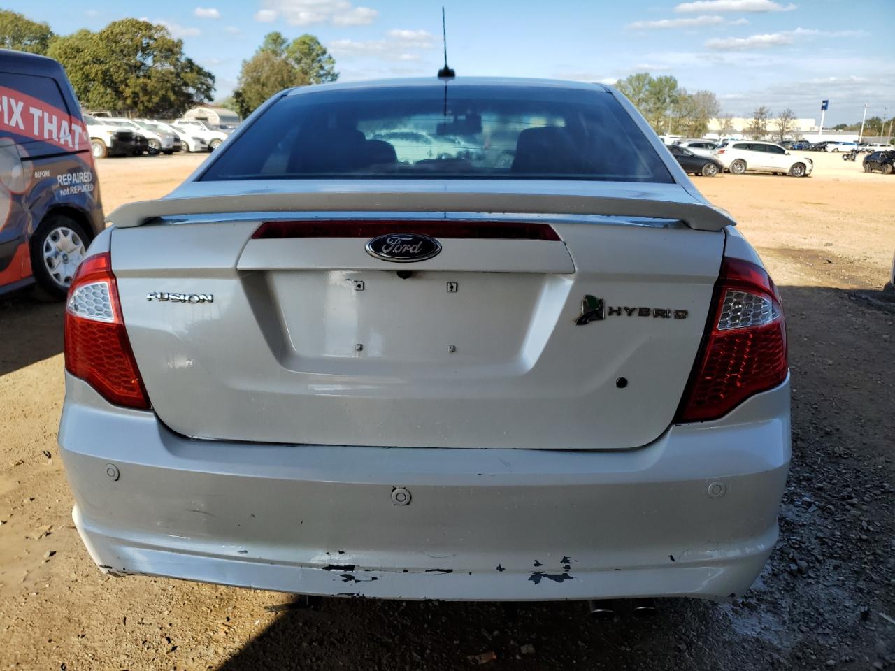 Ford Fusion Hybrid Image 5