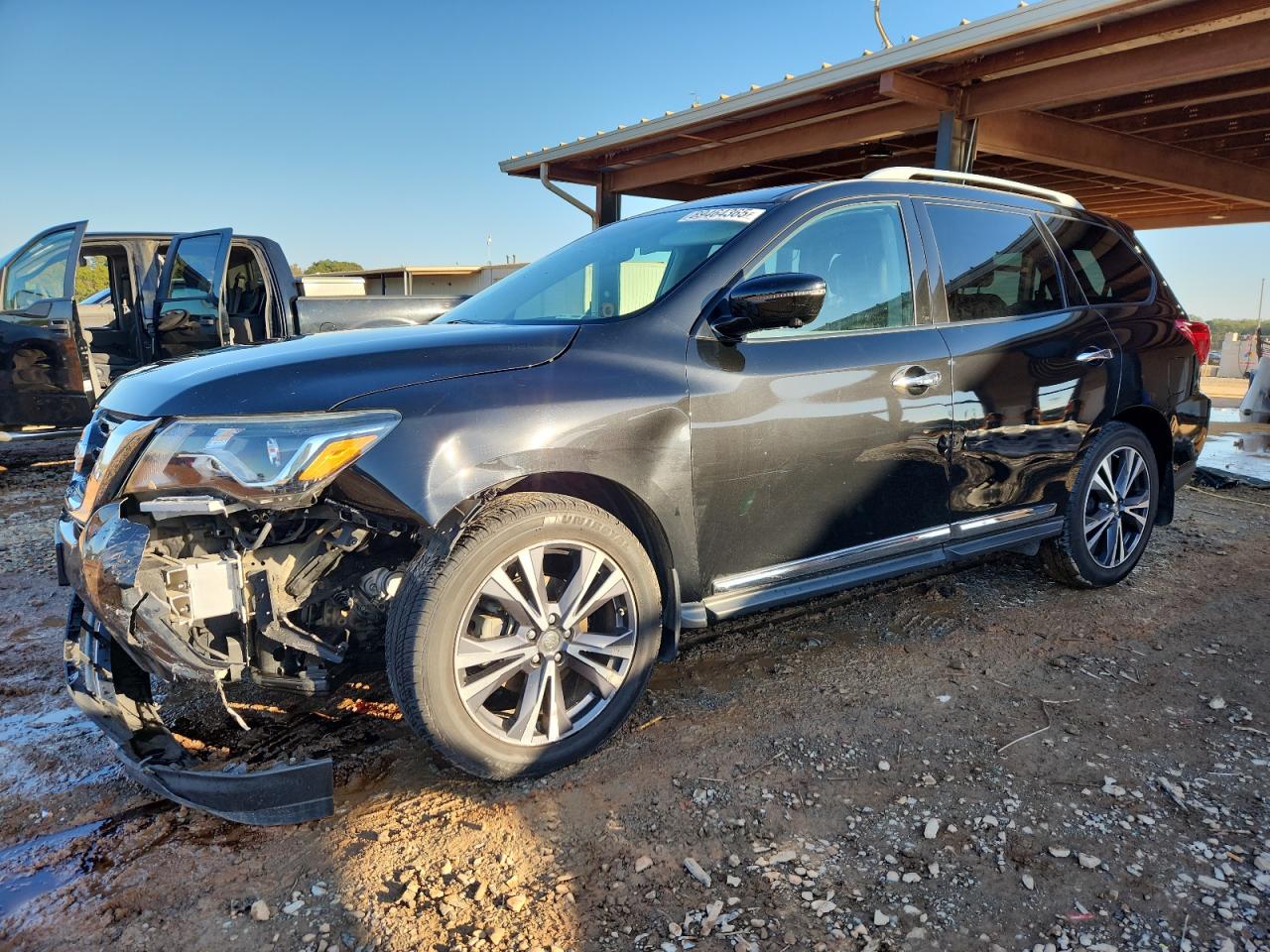 Nissan Pathfinder S Image 1