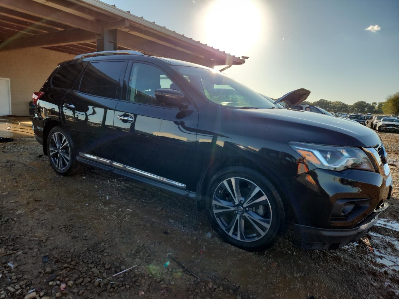 Nissan Pathfinder S Image 3