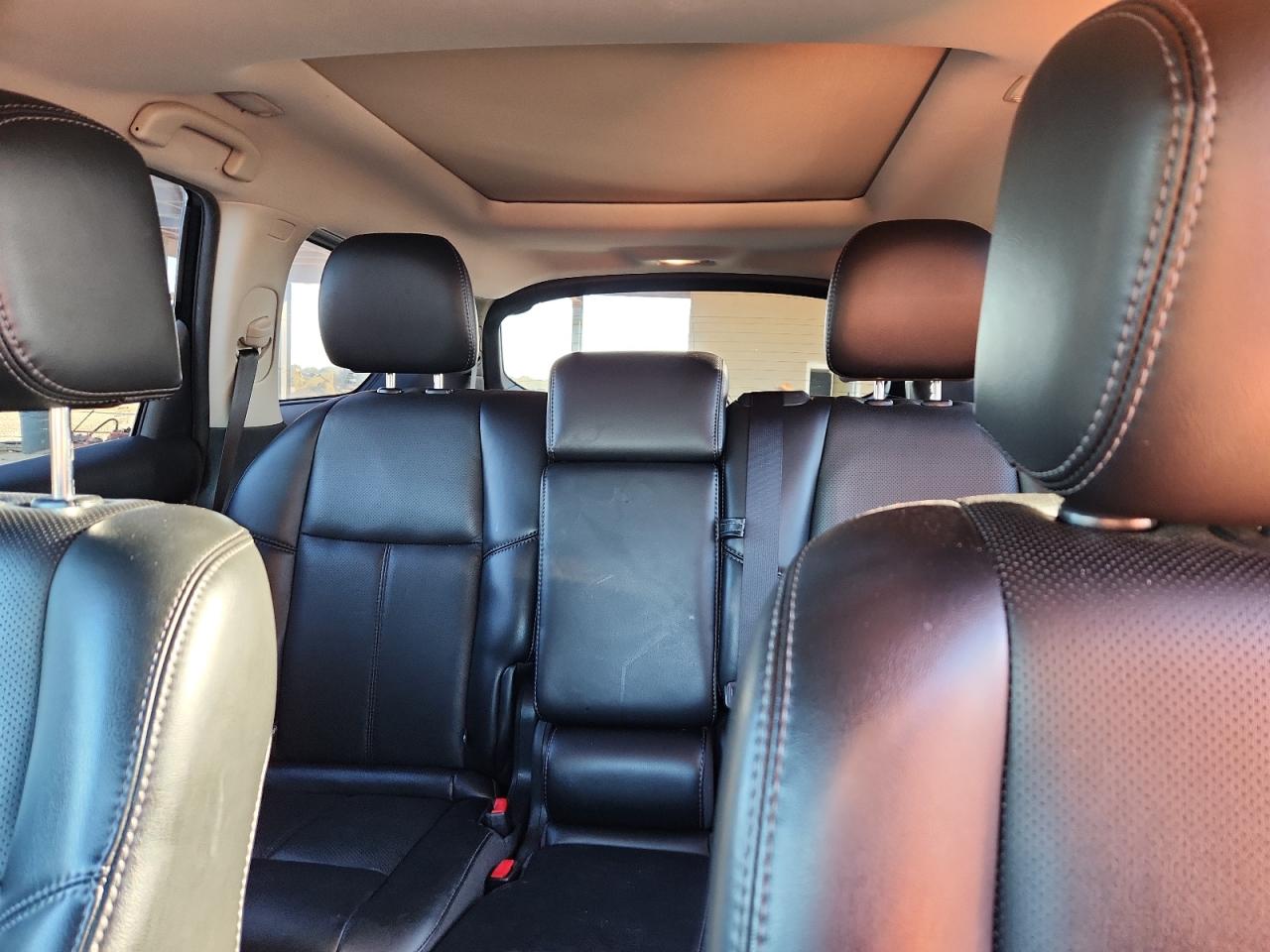 Nissan Pathfinder S Image 6