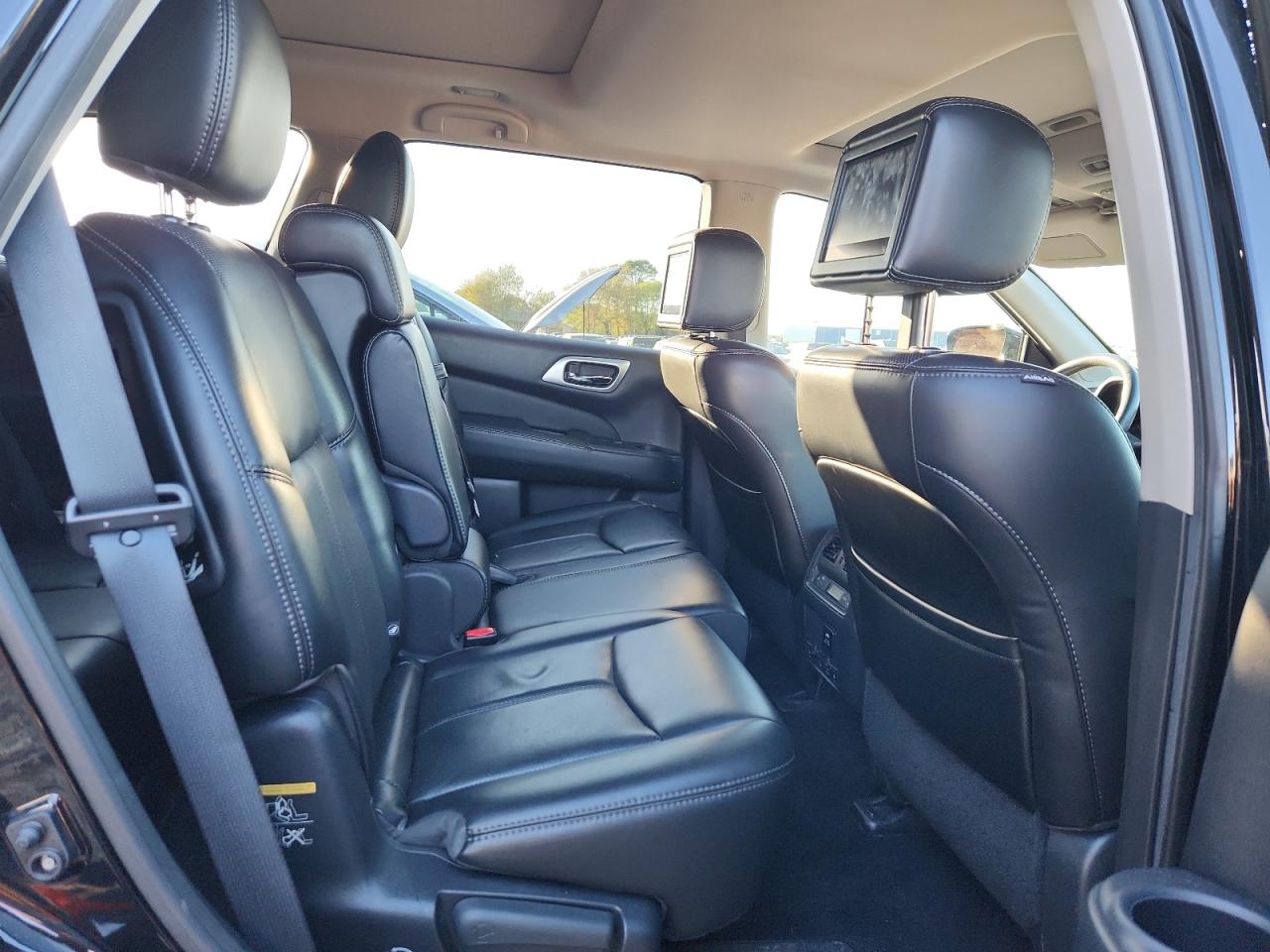 Nissan Pathfinder S Image 14