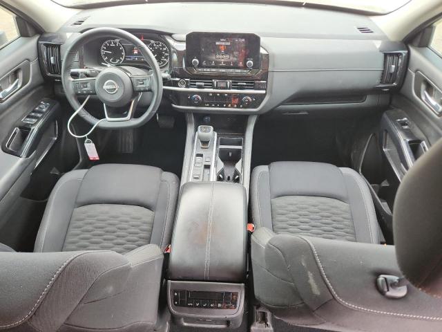 Nissan Pathfinder Sv Image 11