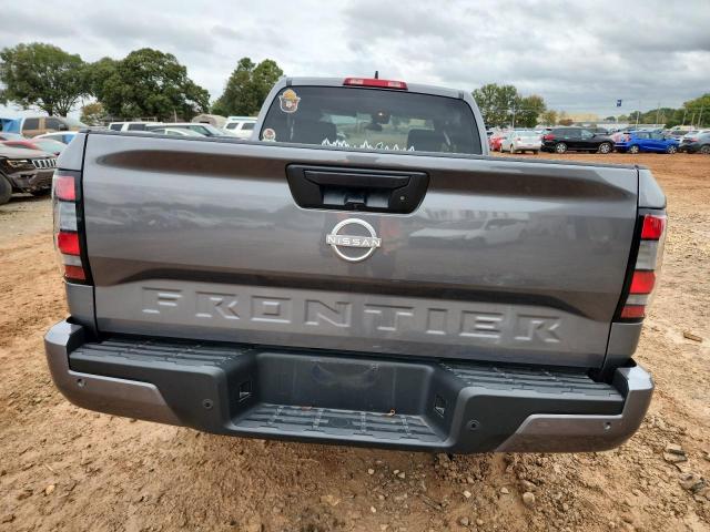 Nissan Frontier S Image 4
