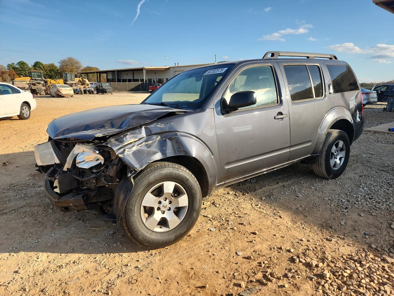 Nissan Pathfinder S Image 1