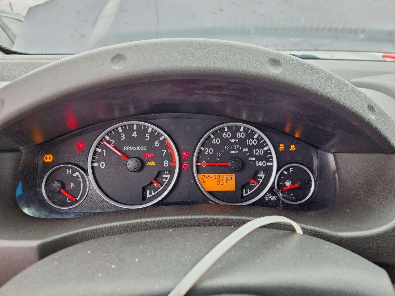 Nissan Pathfinder S Image 3