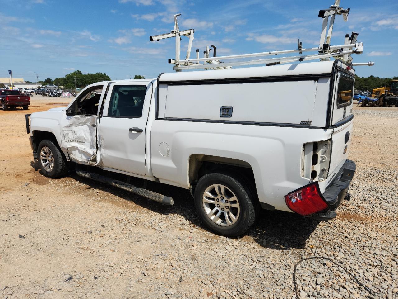 Chevrolet Silverado K1500 Image 4