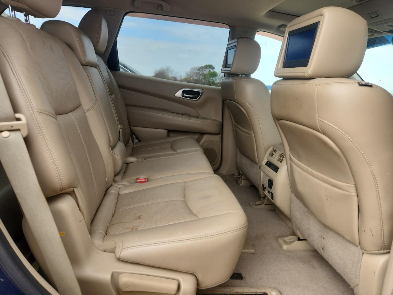 Nissan Pathfinder S Image 6