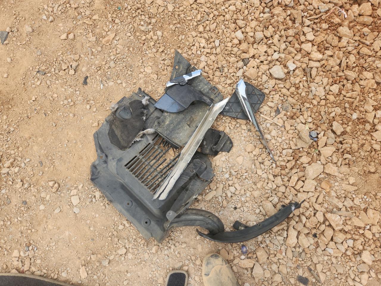 Nissan Pathfinder S Image 10