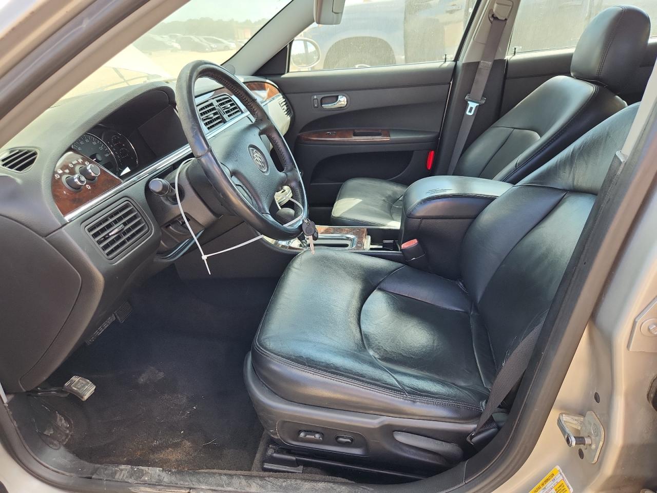 Buick LaCrosse Cxl Image 10