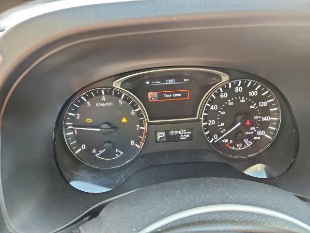 Nissan Pathfinder S Image 6