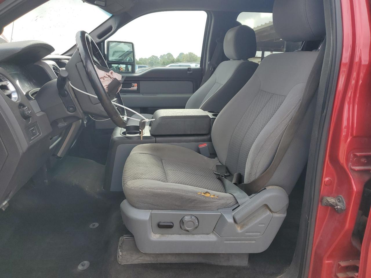 Ford F-150 Supercrew Image 12