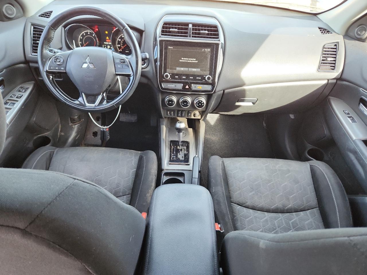 Mitsubishi Outlander Se Image 12