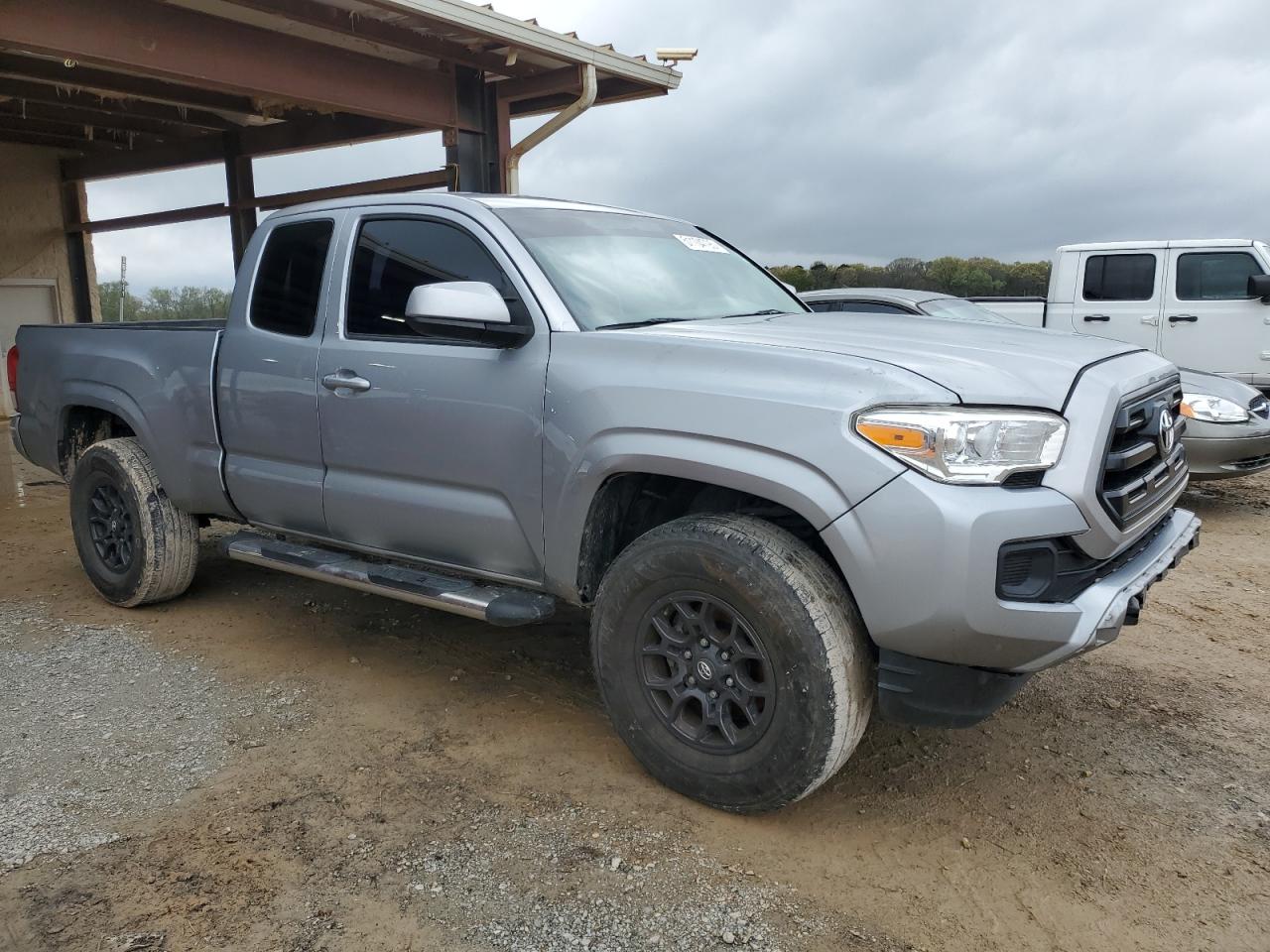 Toyota Tacoma Access Cab Image 12