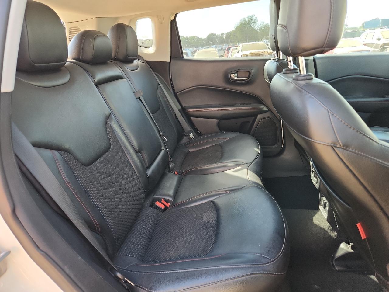 Jeep Compass Trailhawk Image 10