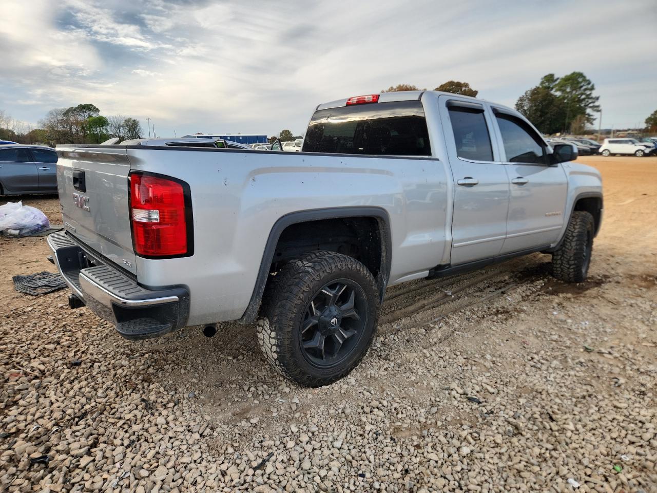 GMC Sierra K1500 Sle Image 9