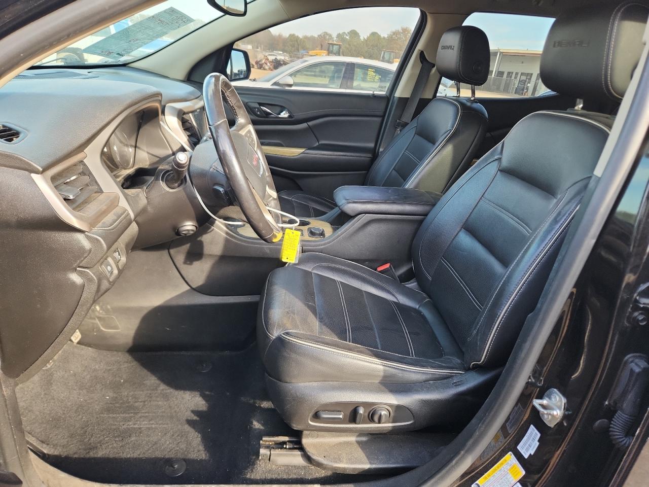 GMC Acadia Denali Image 9