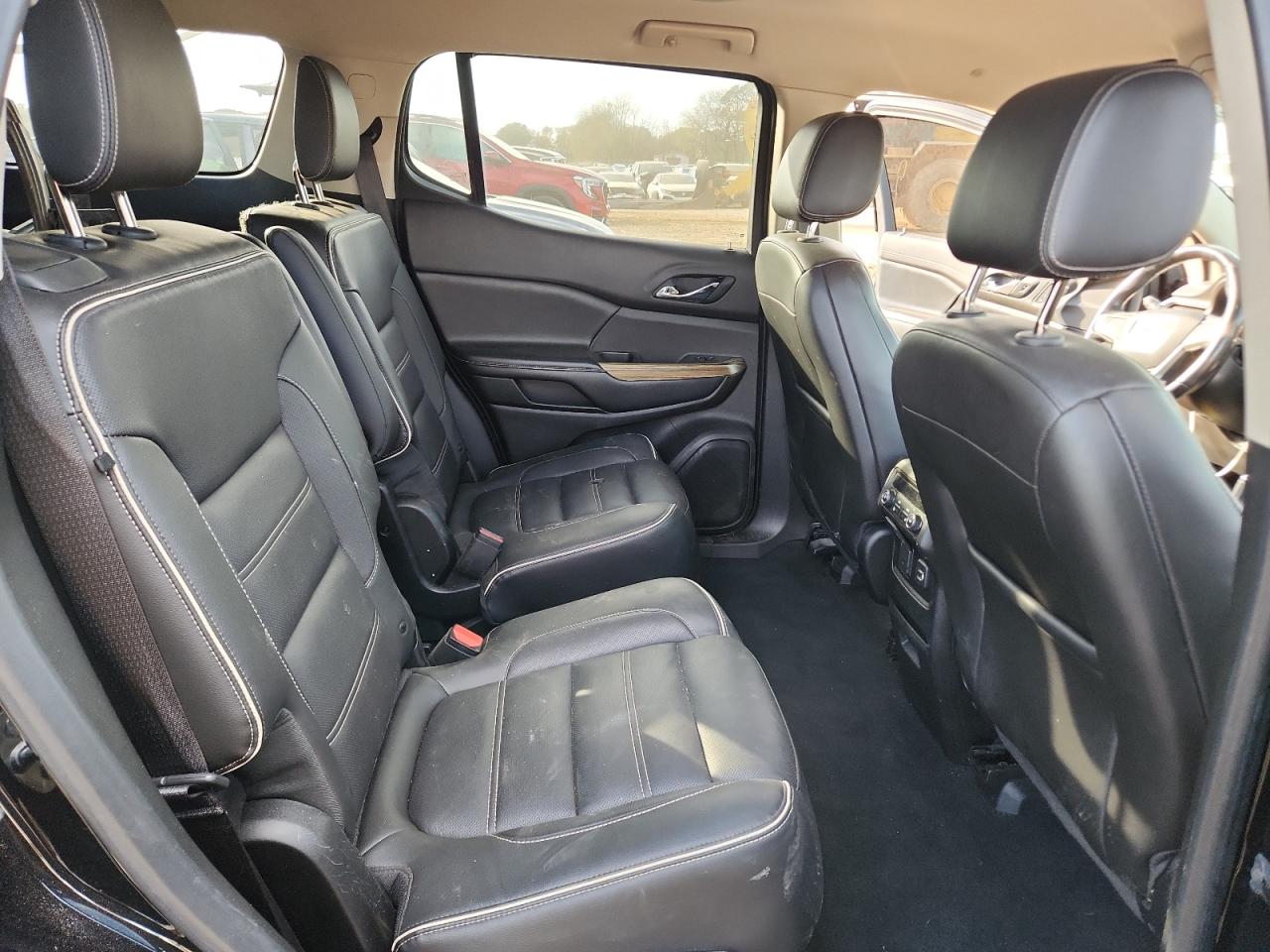 GMC Acadia Denali Image 7